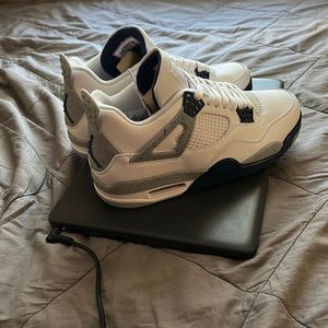 Jordan 4
